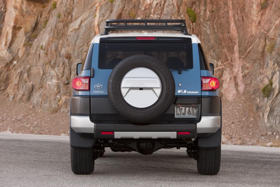  Toyota FJ Cruiser 2012 года  (фото 27 из 44)